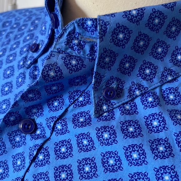 LIKE NEW ARIAT LONG SLEEVE SHIRT. Size L. Blue. EXCELLENT CONDITION. - Picture 4 of 12